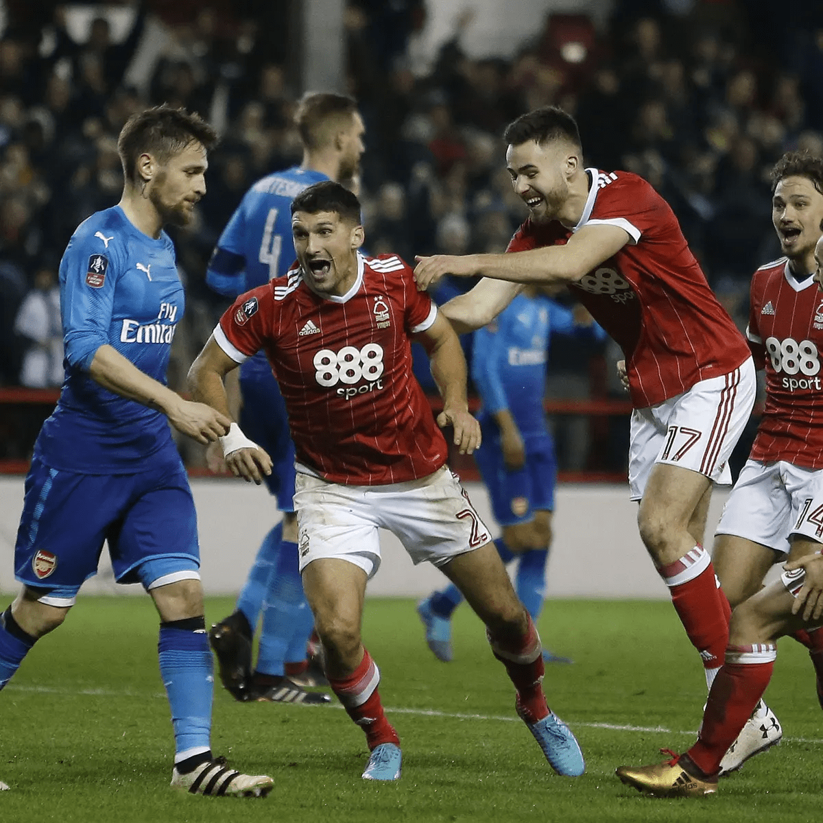 瓦茨克的履 瓦茨克的履