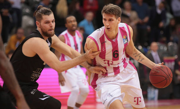 36岁邓卓 36岁邓卓