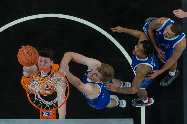 王钰栋的技 王钰栋的技