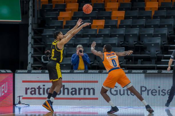 队拧成了一 队拧成了一